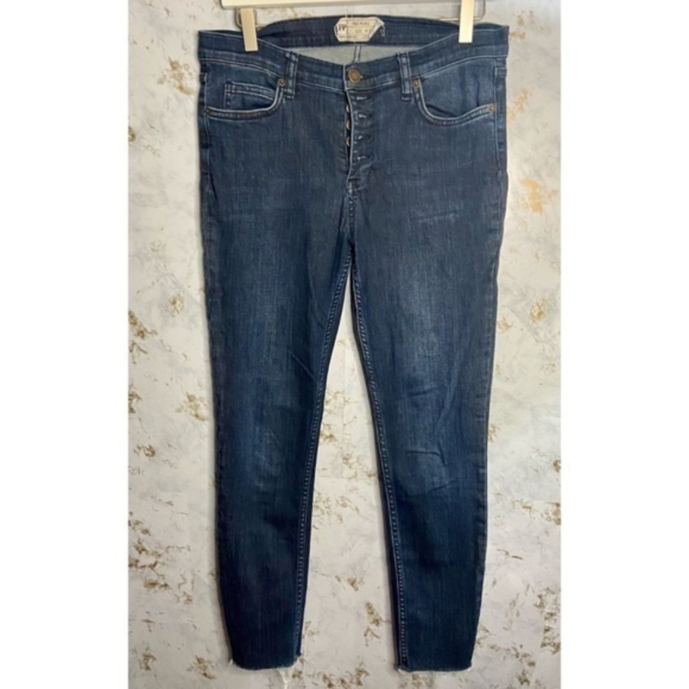 Free People Dark Wash Jeans 29‎